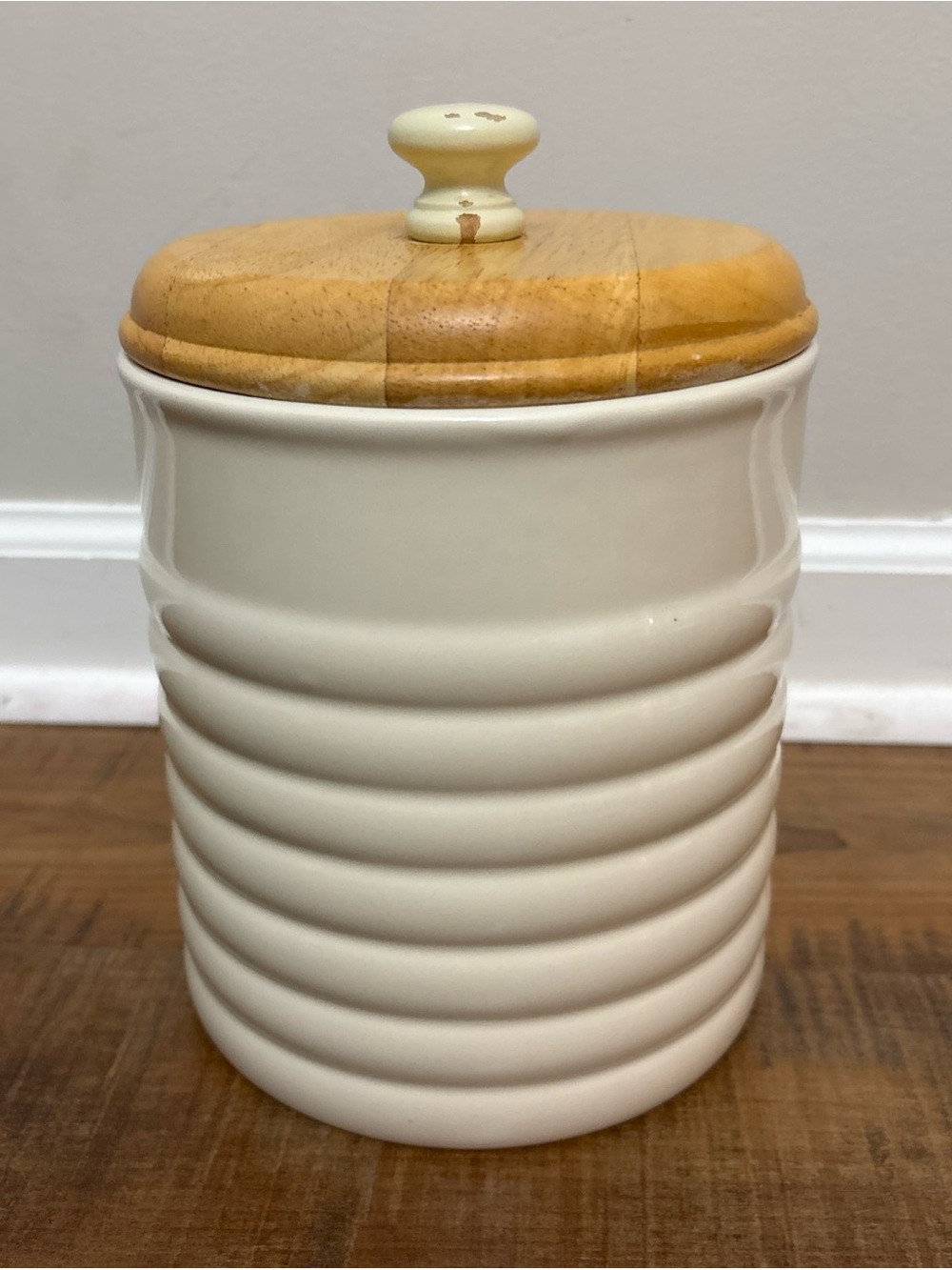 Furio Ceramic Ribbed Canister 8 in with Wooden Lids Mid-Century  Cream Color Vtg